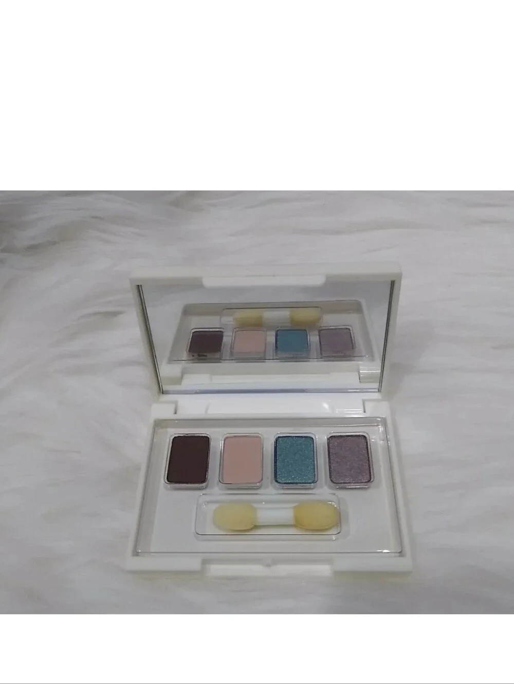 Elizabeth Arden Beautiful Eyeshadow Quad 0.077oz/2.2g. With mirror.